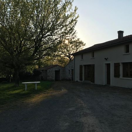 Gite A La Ferme Les Places La Chapelle-Bertrand Εξωτερικό φωτογραφία